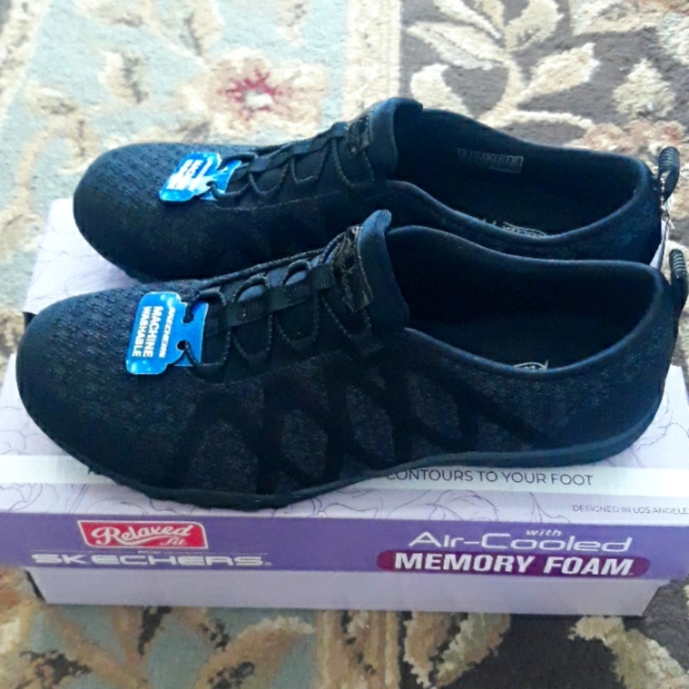2x*Host Pick*Skechers Breathe Easy Infi-Knity shoes